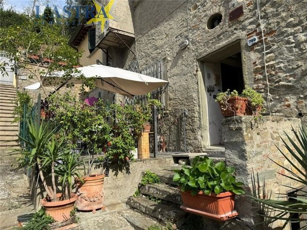 appartamento in vendita a Lastra a Signa in zona Brucianesi