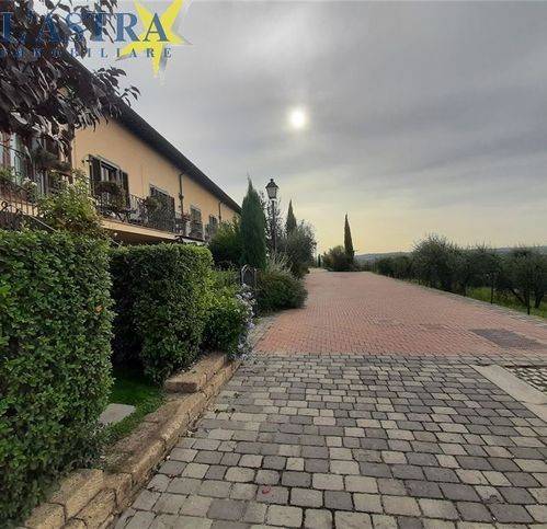 casa indipendente in vendita a Lastra a Signa in zona Malmantile