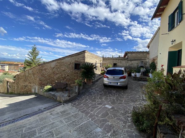 casa indipendente in vendita a Lastra a Signa in zona Ponte a Signa