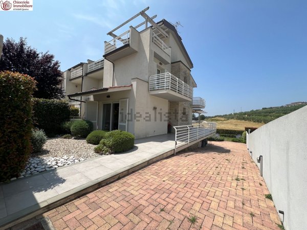 casa indipendente in vendita a Lastra a Signa