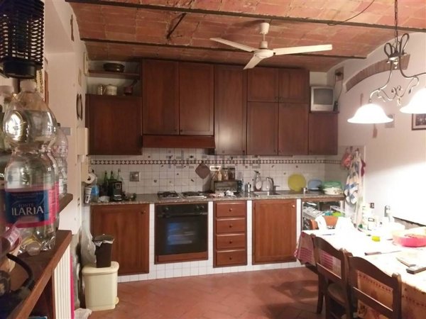 casa indipendente in vendita a Lastra a Signa in zona Ginestra Fiorentina