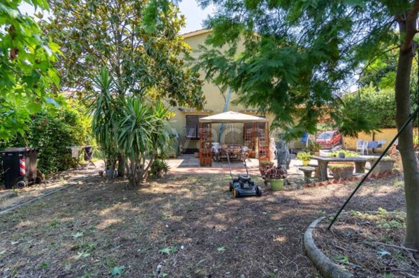 casa indipendente in vendita a Lastra a Signa