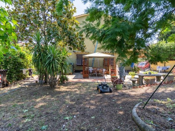 casa indipendente in vendita a Lastra a Signa