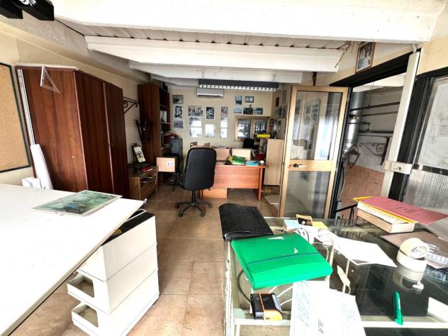 ufficio in vendita a Lastra a Signa in zona Ginestra Fiorentina