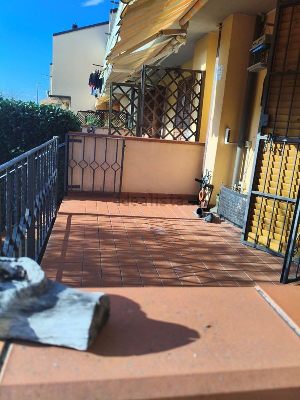 casa indipendente in vendita a Lastra a Signa in zona Ginestra Fiorentina