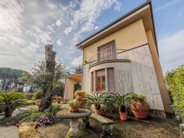 casa indipendente in vendita a Lastra a Signa in zona Inno