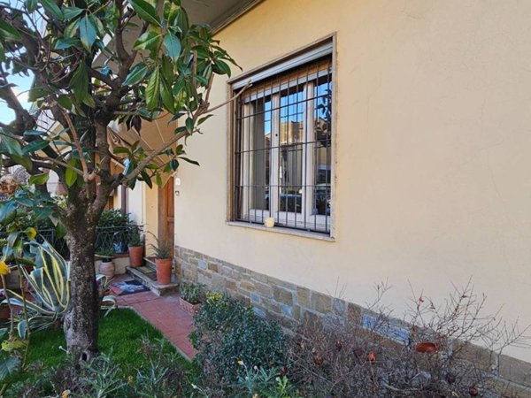 casa indipendente in vendita a Lastra a Signa