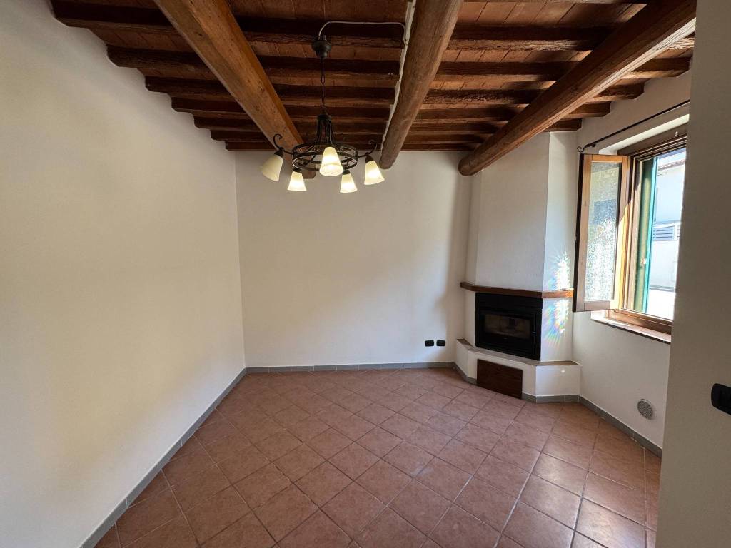 casa indipendente in vendita a Lastra a Signa in zona Ginestra Fiorentina