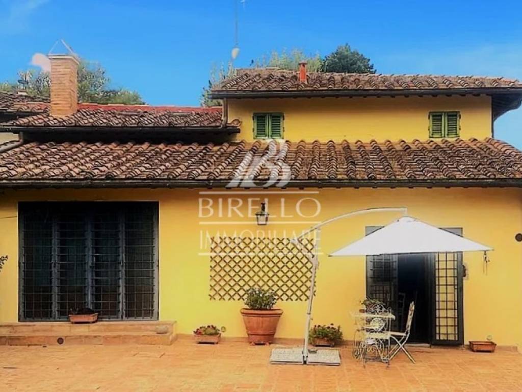 casa indipendente in vendita a Lastra a Signa in zona Carcheri