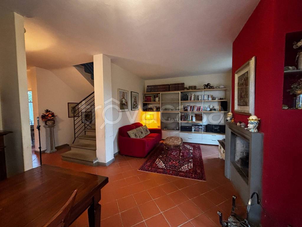 casa indipendente in vendita a Lastra a Signa