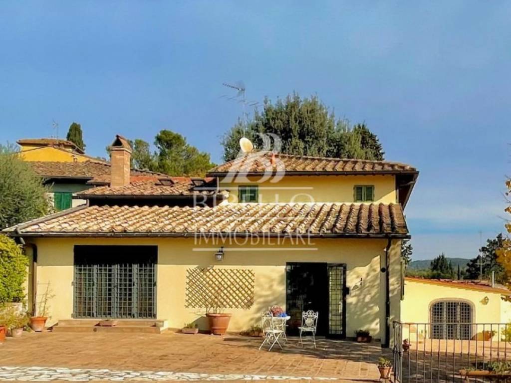 casa indipendente in vendita a Lastra a Signa in zona Carcheri