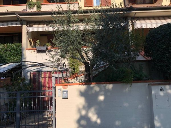 casa indipendente in vendita a Lastra a Signa