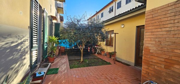 casa indipendente in vendita a Lastra a Signa