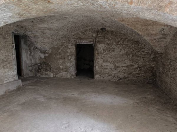 locale commerciale in vendita a Lastra a Signa in zona Ponte a Signa