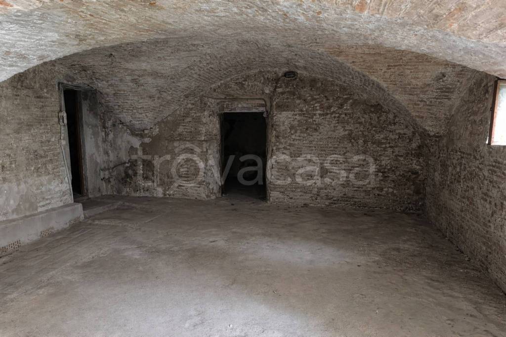 locale commerciale in vendita a Lastra a Signa in zona Ponte a Signa