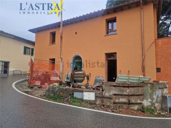 appartamento in vendita a Lastra a Signa in zona Carcheri