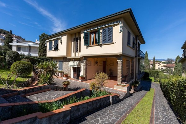 casa indipendente in vendita a Lastra a Signa