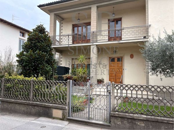 casa indipendente in vendita a Lastra a Signa