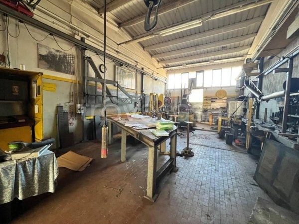 locale commerciale in vendita a Lastra a Signa