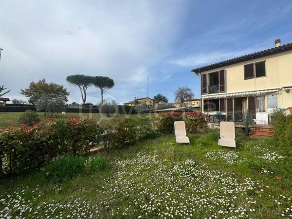 casa indipendente in vendita a Lastra a Signa in zona Quattro Strade