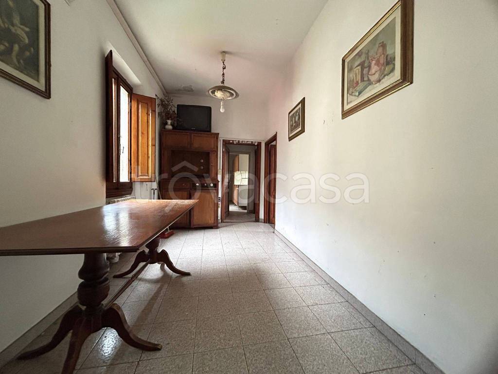 appartamento in vendita a Lastra a Signa in zona Calcinaia