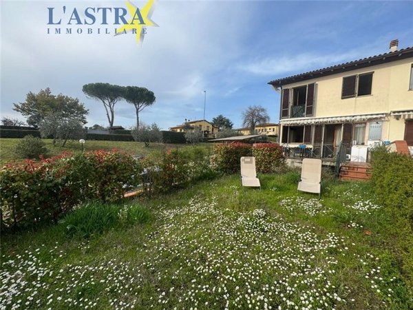 casa indipendente in vendita a Lastra a Signa in zona Quattro Strade