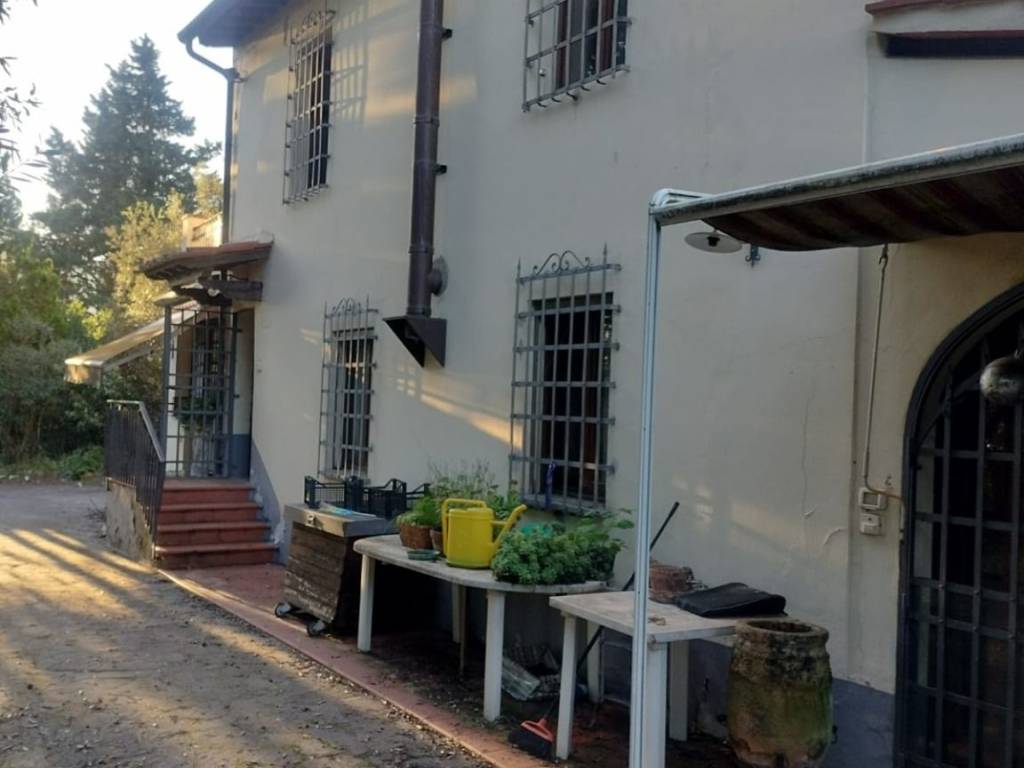casa indipendente in vendita a Lastra a Signa in zona Carcheri