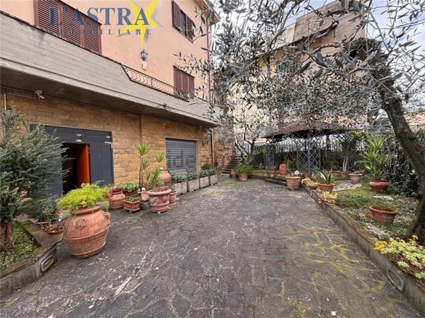 casa indipendente in vendita a Lastra a Signa