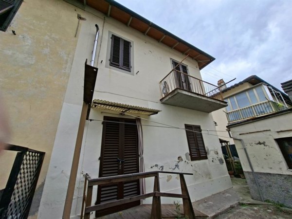 casa indipendente in vendita a Lastra a Signa in zona Ponte a Signa