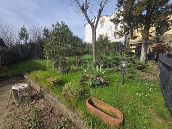 casa indipendente in vendita a Lastra a Signa in zona Carcheri