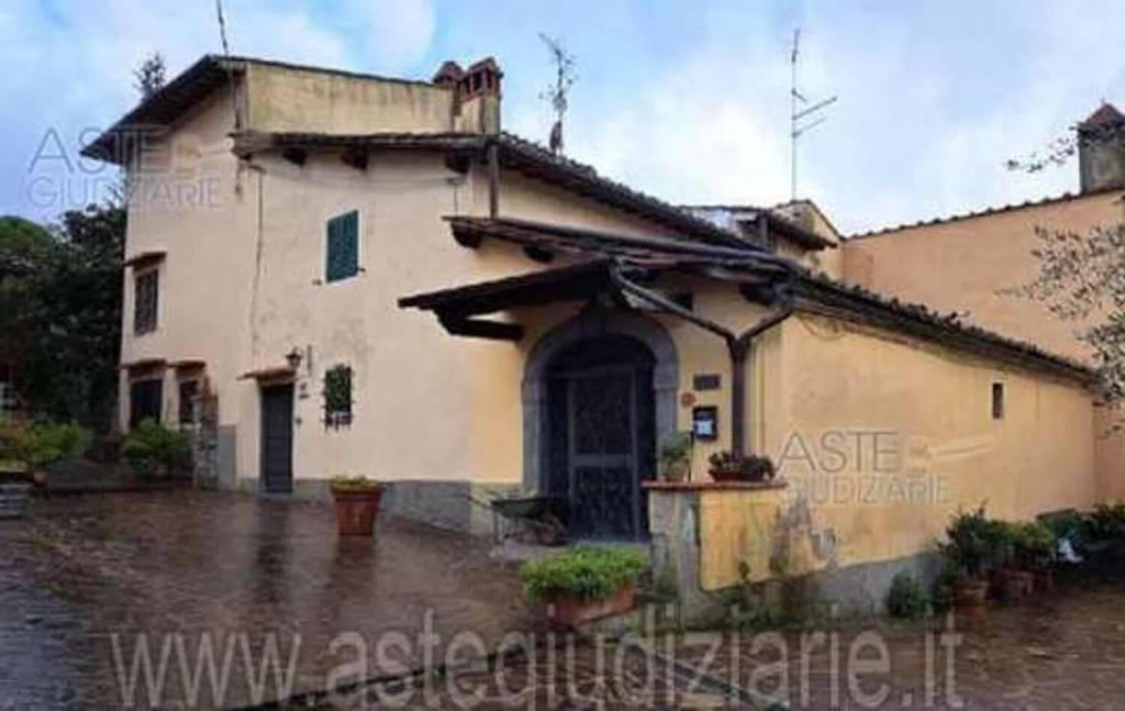casa indipendente in vendita a Lastra a Signa in zona Carcheri