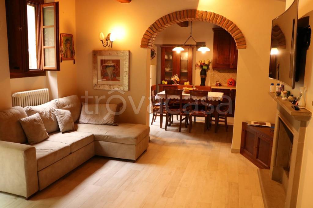 appartamento in vendita a Lastra a Signa in zona Ponte a Signa