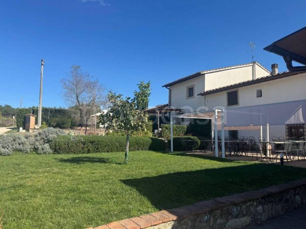 casa indipendente in vendita a Lastra a Signa