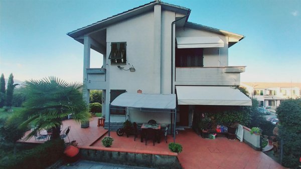 casa indipendente in vendita a Lastra a Signa