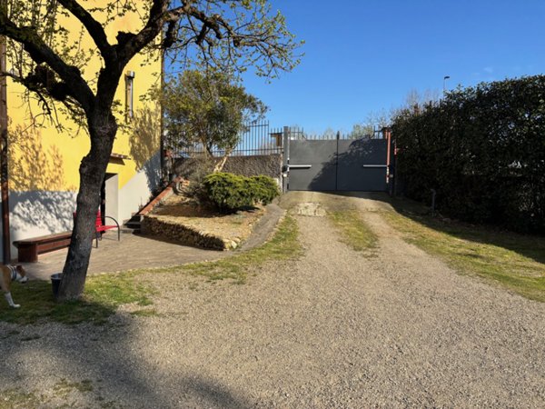 casa indipendente in vendita a Lastra a Signa in zona Ginestra Fiorentina
