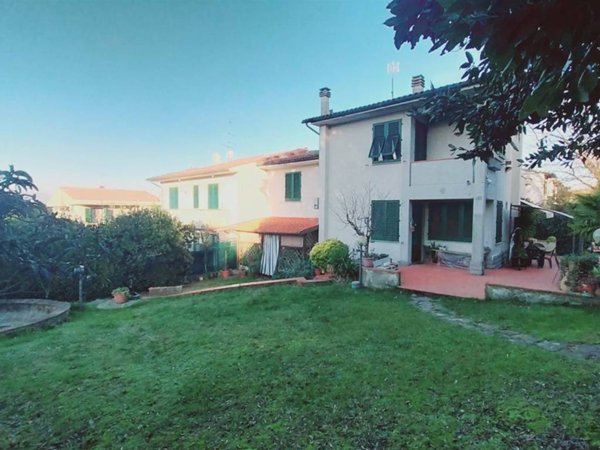 casa indipendente in vendita a Lastra a Signa