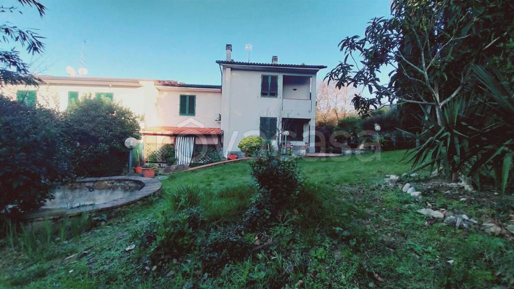 casa indipendente in vendita a Lastra a Signa