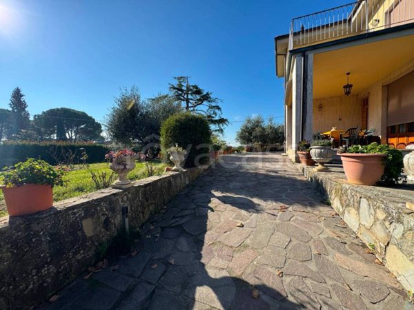 casa indipendente in vendita a Lastra a Signa