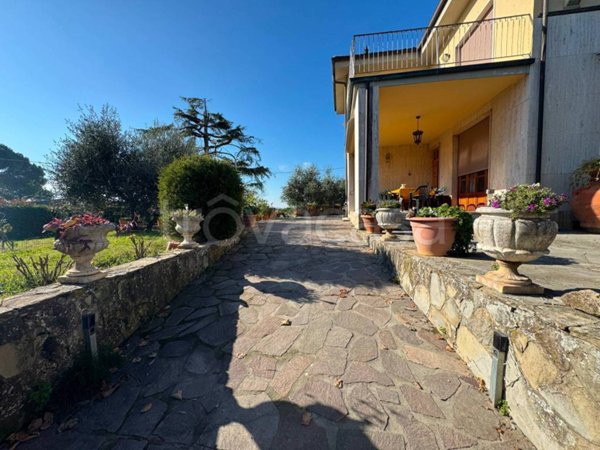 casa indipendente in vendita a Lastra a Signa in zona Inno