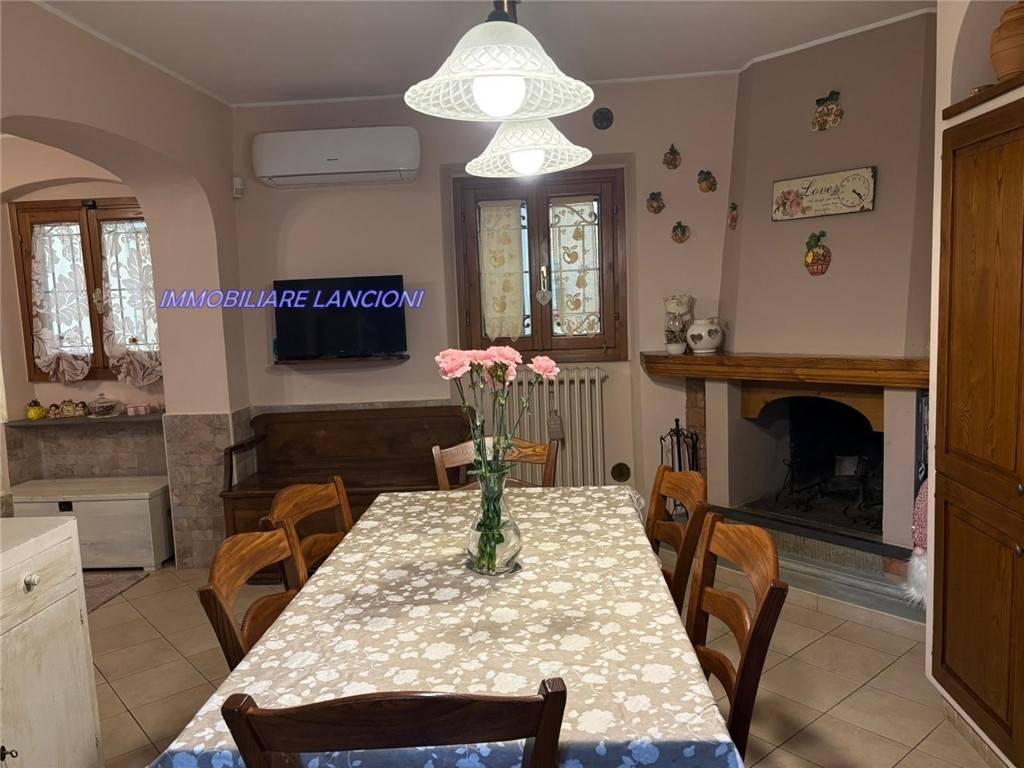casa indipendente in vendita a Lastra a Signa