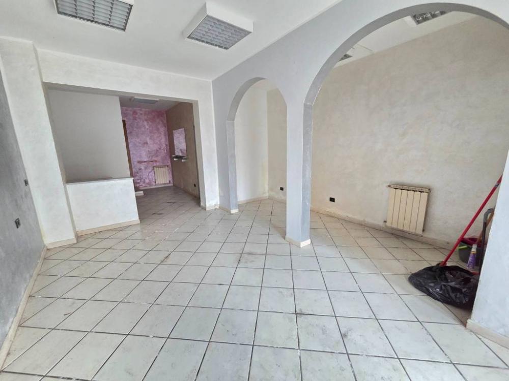 negozio in vendita a Lastra a Signa in zona Ponte a Signa