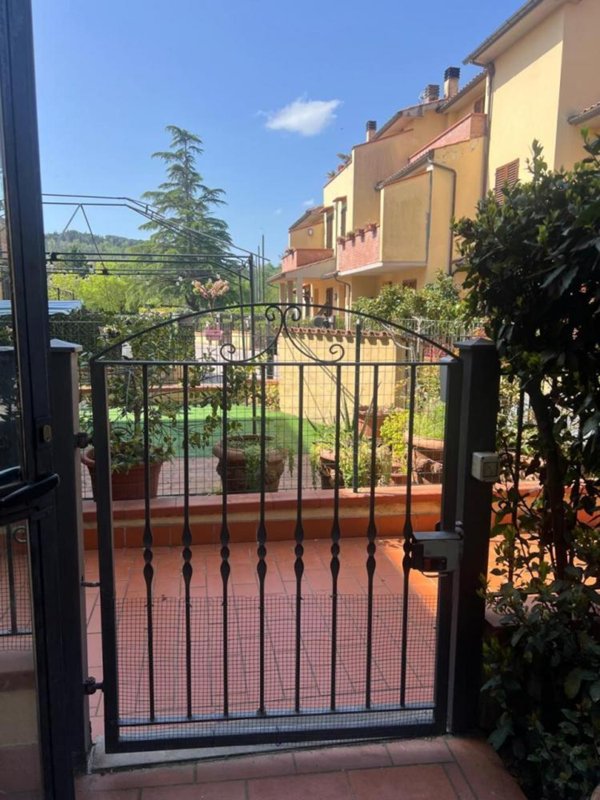 appartamento in vendita a Lastra a Signa in zona Ginestra Fiorentina