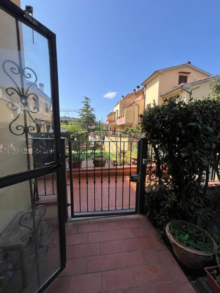 appartamento in vendita a Lastra a Signa in zona Ginestra Fiorentina
