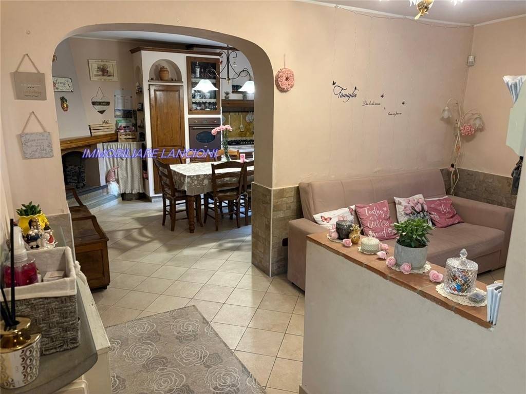 casa indipendente in vendita a Lastra a Signa