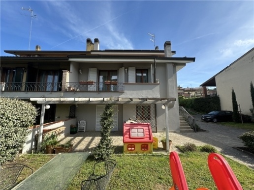 casa indipendente in vendita a Lastra a Signa