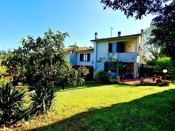casa indipendente in vendita a Lastra a Signa
