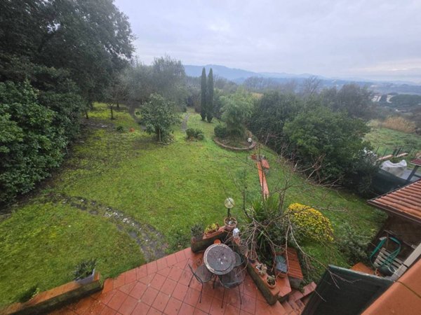 casa indipendente in vendita a Lastra a Signa