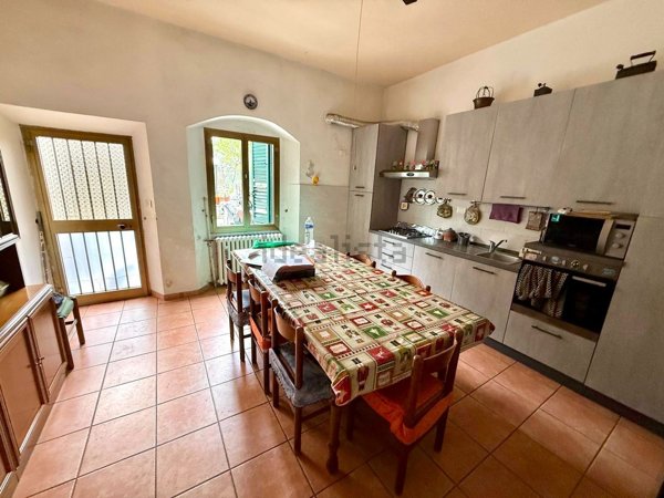 casa indipendente in vendita a Lastra a Signa
