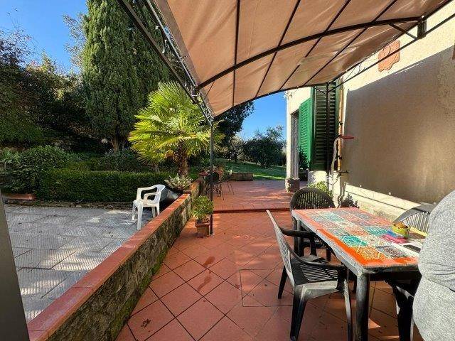 casa indipendente in vendita a Lastra a Signa