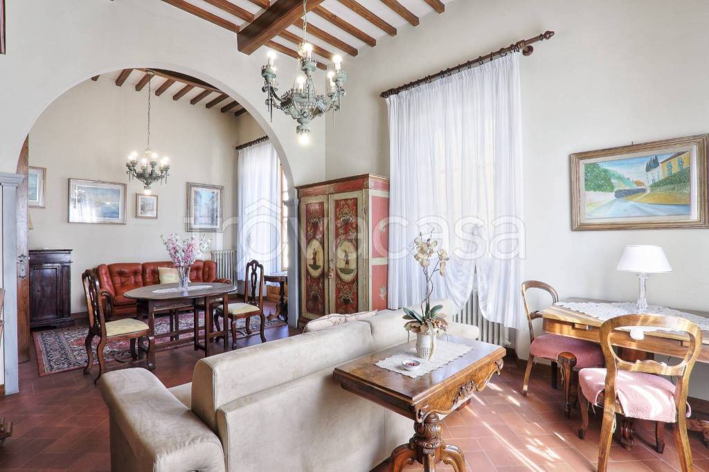 casa indipendente in vendita a Lastra a Signa in zona Calcinaia